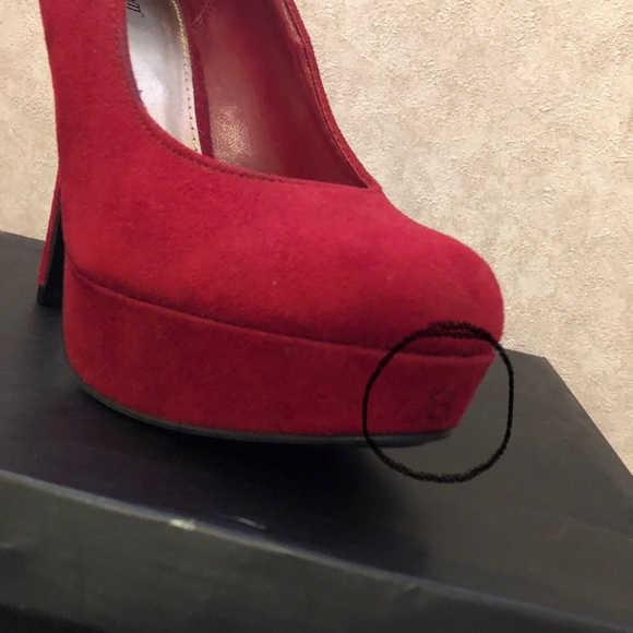 ❗️SOLD❗️Sexy red platform heels (pumps) US 7 - Picture 5 of 6